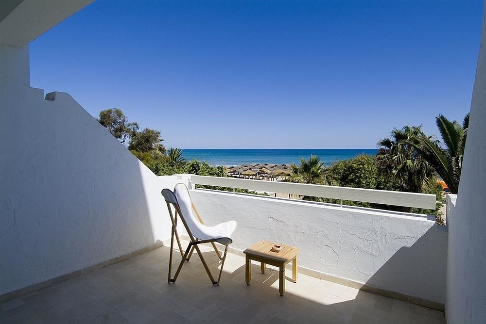 Les Orangers Beach Resort &  Bungalows