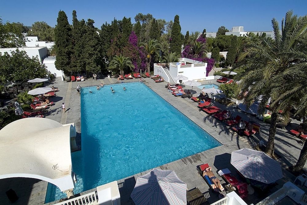 Les Orangers Beach Resort &  Bungalows