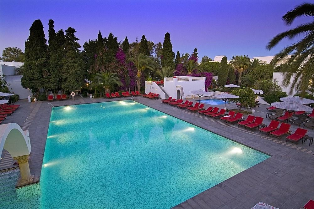 Les Orangers Beach Resort &  Bungalows