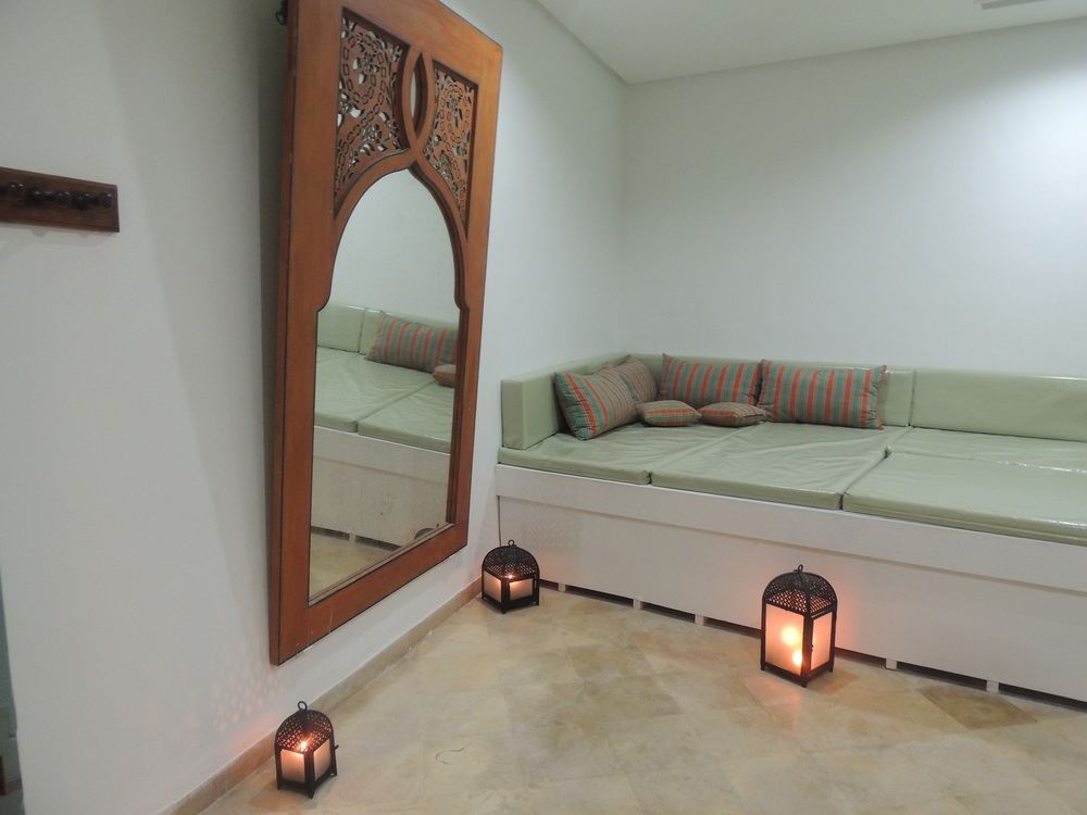 Suites Hôtel Les Charmilles & Spa