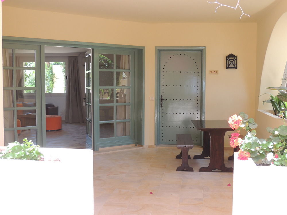 Suites Hôtel Les Charmilles & Spa