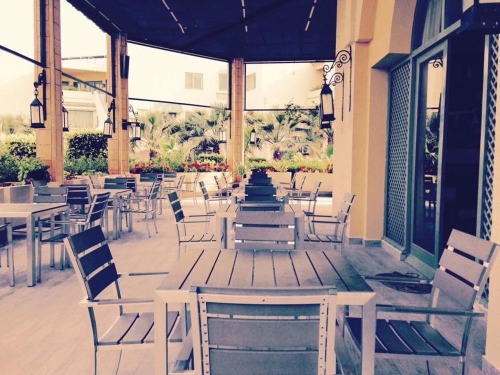 Suites Hôtel Les Charmilles & Spa