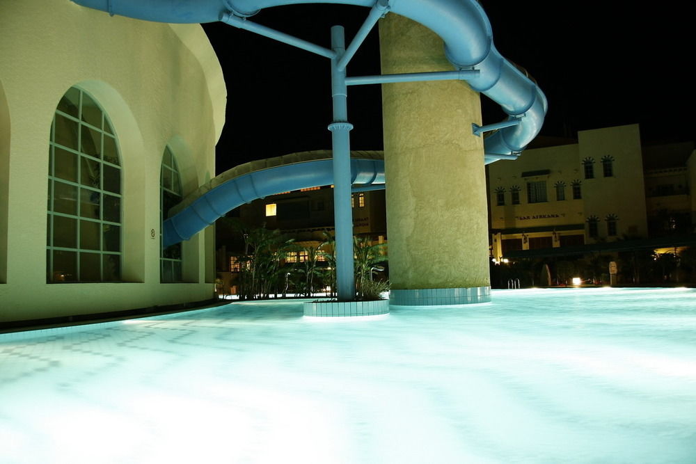 Suites Hôtel Les Charmilles & Spa