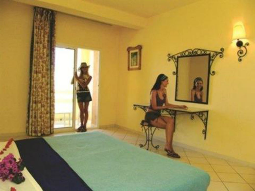 Sun Beach Club Playa Sol Resort