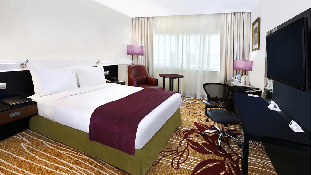 Excelsior Hotel Downtown